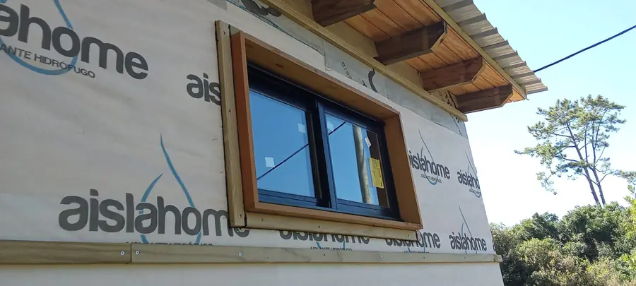 Detalle de aislación y ventana