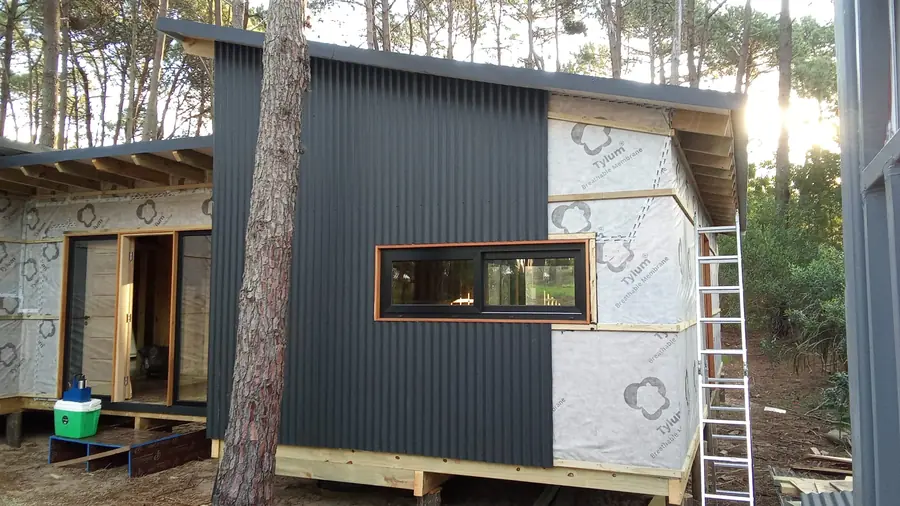 Cabaña de madera en construcción